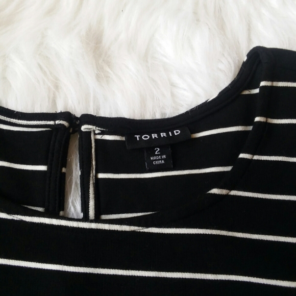 Women's Torrid Short Sleeve Peplum Top Black 2X - Picture 3 of 9